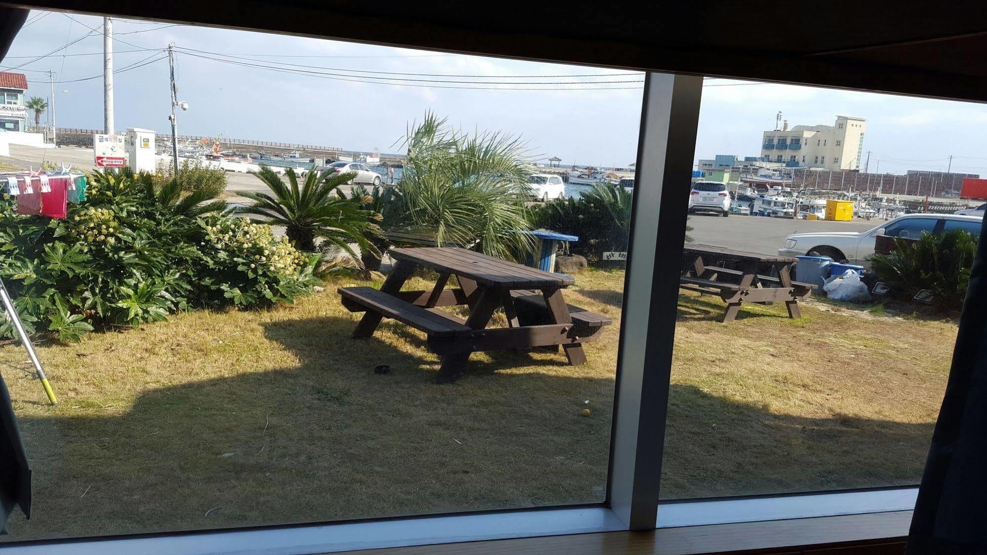 Haevichi Elmar Guesthouse Seogwipo-stad Buitenkant foto